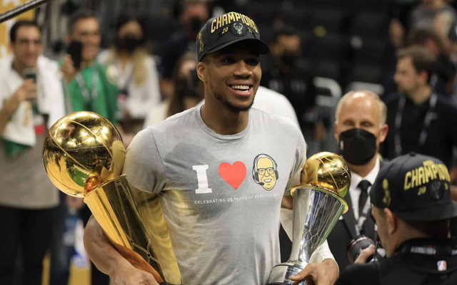 Giannis Antetokounmpo MVP 1536x1076