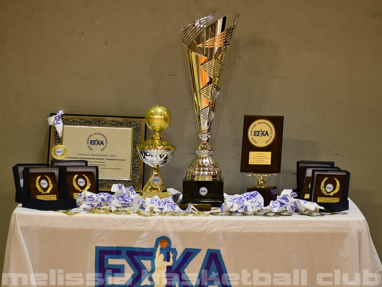 2024 ΚΥΠΕΛΛΟ ΕΣΚΑ ΓΥΝΑΙΚΩΝ